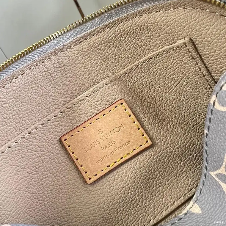 Bags 2408YA0145 LV 0822